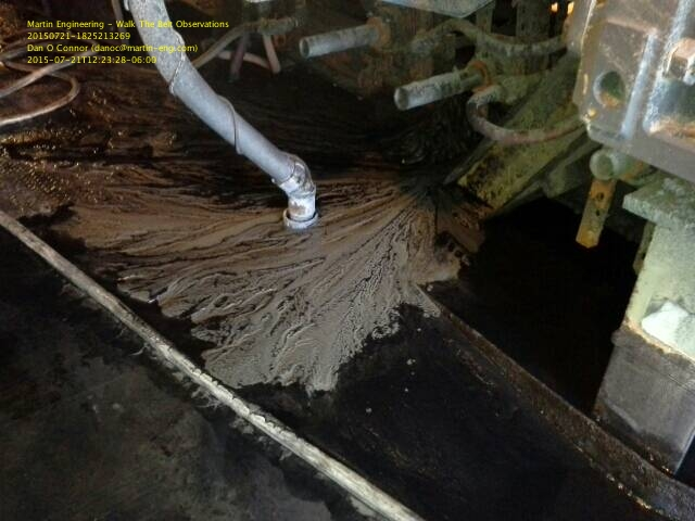 為解決傳送帶上的回運(yùn)物料問(wèn)題，技術(shù)人員安裝了 CleanSc